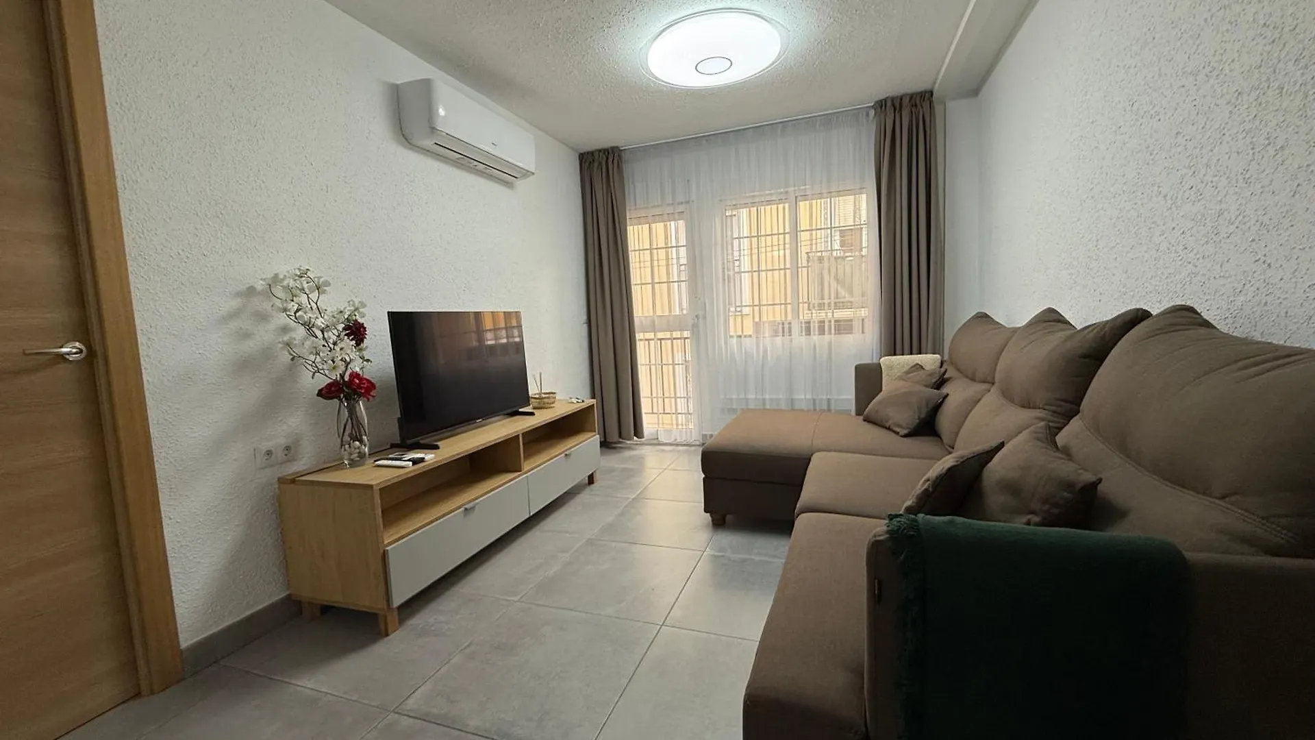 A 20 Pasos De La Merced Malaga Apartment