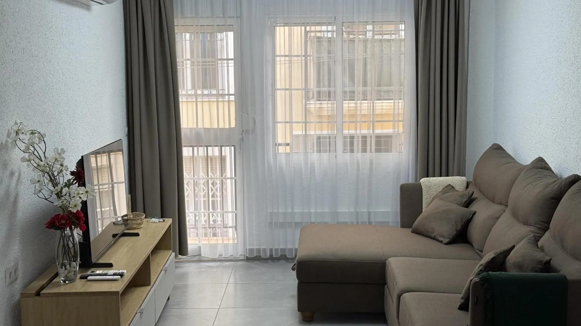 A 20 Pasos De La Merced Malaga Apartment